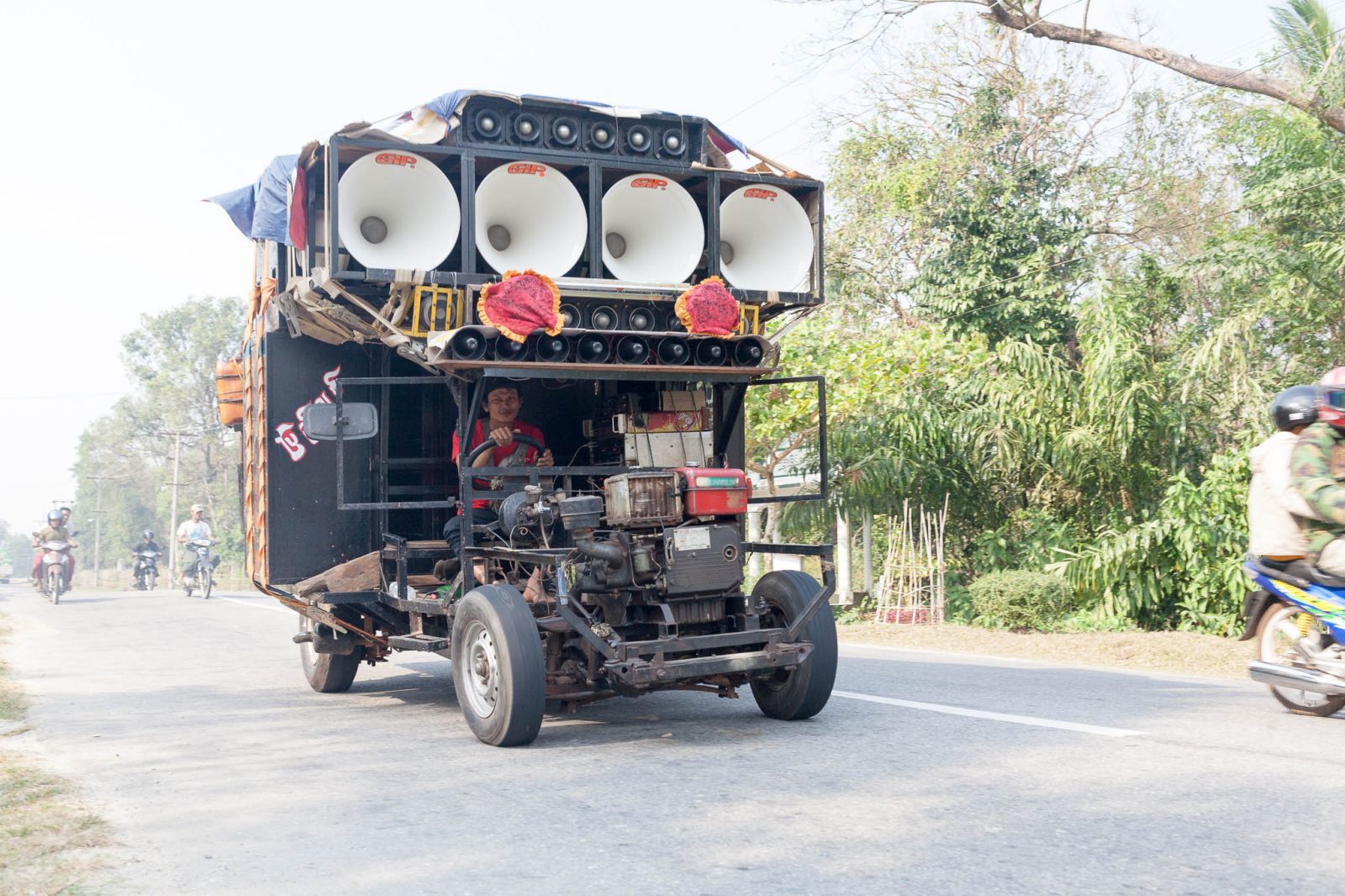 Techno indické auto