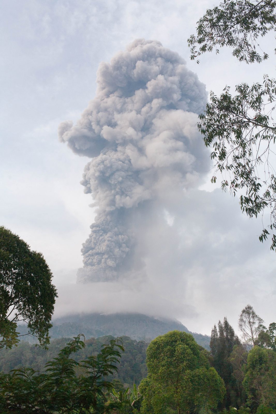 Vybuchující Sinabung